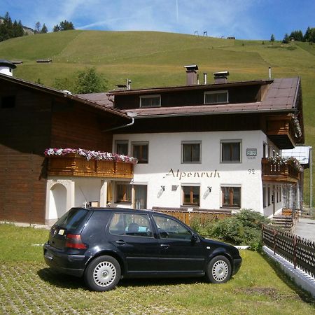 Gastehaus Alpenruh Apartamento Holzgau Exterior foto