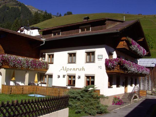 Gastehaus Alpenruh Apartamento Holzgau Exterior foto